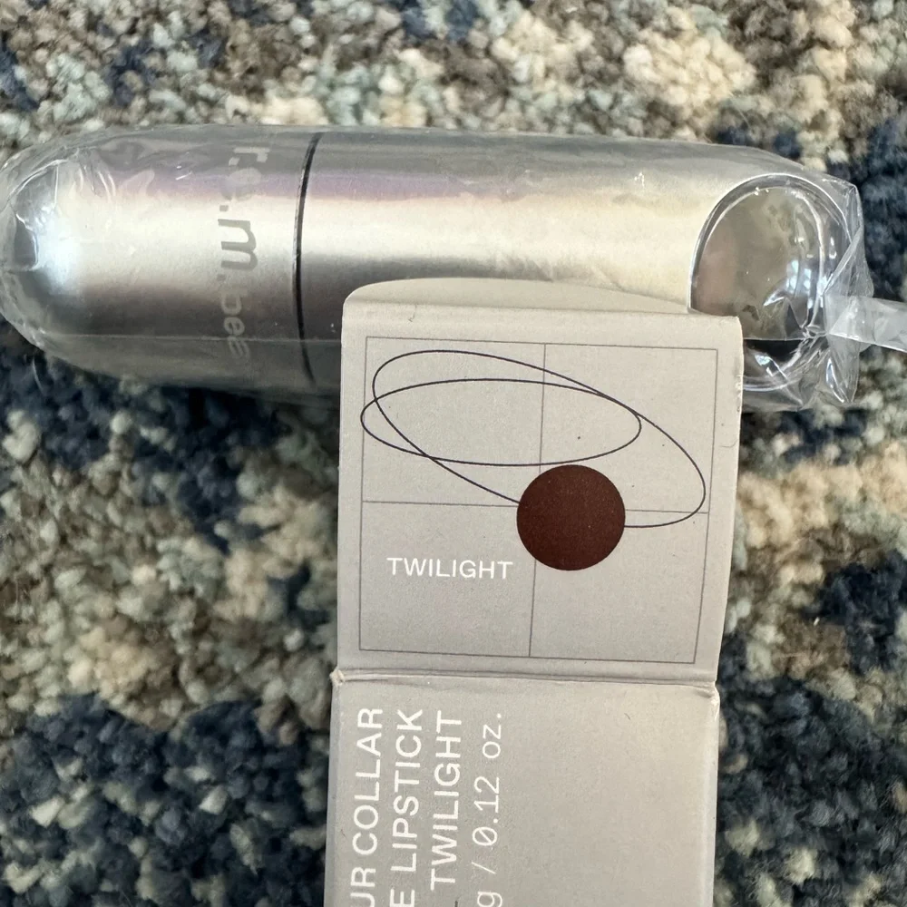 R.E.M. Beauty creamy matte